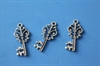 3 stk små nøgler til dekoration.  Ir patina look. Ca. 3 cm. Lette. 3 stk. 5,50 kr.